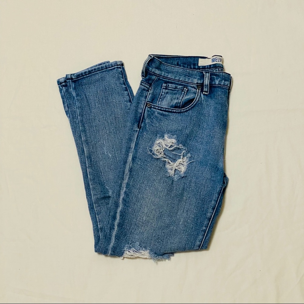 Brandy Melville Distressed Boyfriend Jeans